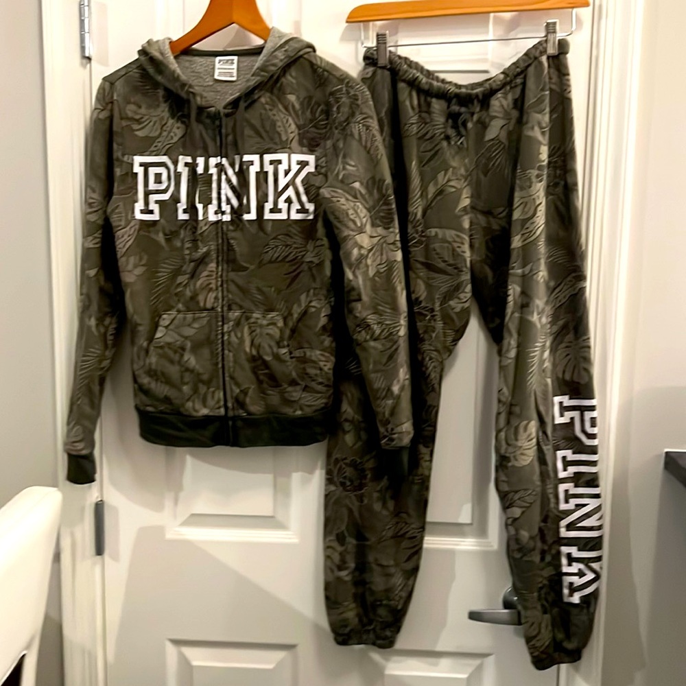 Pink sweats seat